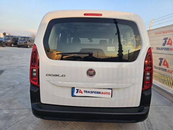 FIAT Doblo Doblò 1.5 BlueHdi 130CV Combi N1 03/2024 - immagine 4